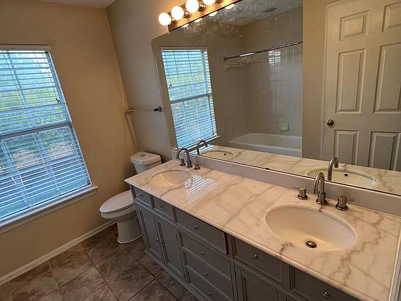 3rd image of 4116 Sendero Trl
