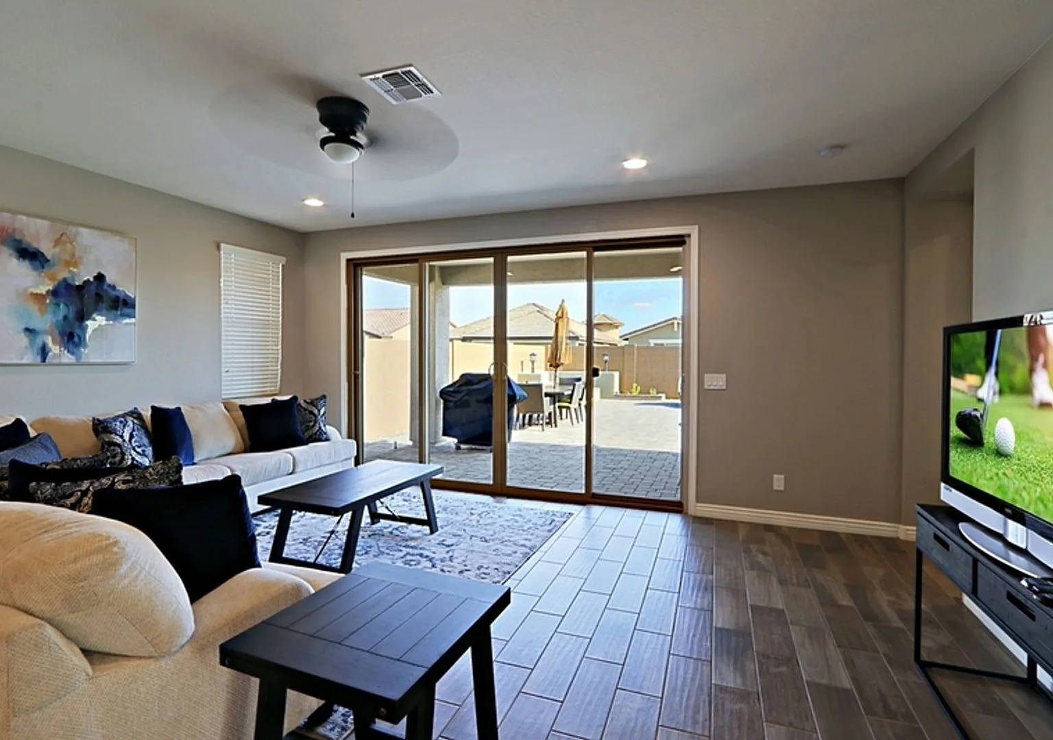 Fully Furnished 4 Bedroom West Valley — Photo 3