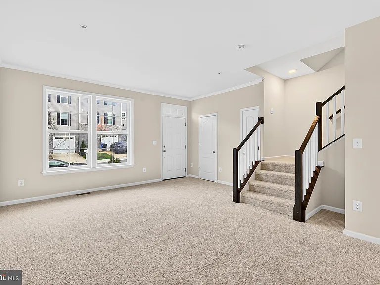 1017 Flester Ln — Photo 2