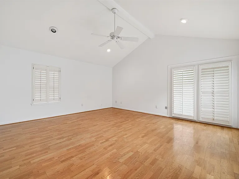 5643 Piping Rock Ln — Photo 43