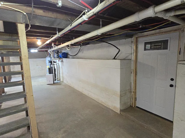 50 Vine St — Photo 3