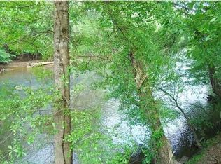 128 Tree Frog Ln, Benton, TN 37307