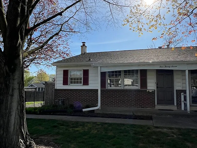 427 W Marion St — Photo 29