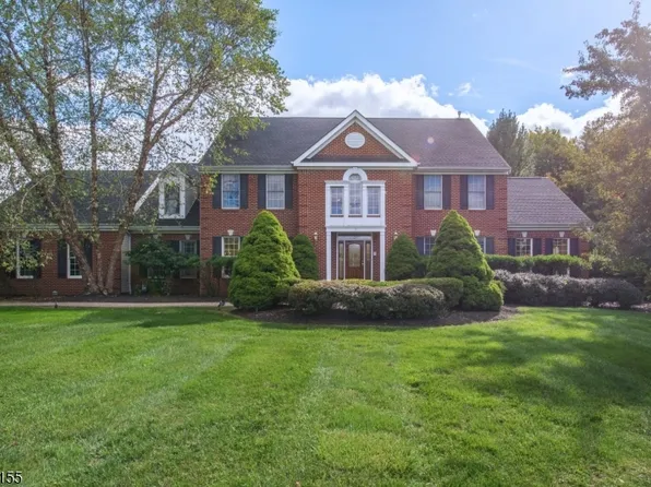 2 Harvest Ln, Washington Twp., NJ 07853