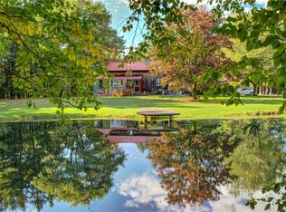 8662 Center Rd, Holland, NY 14080