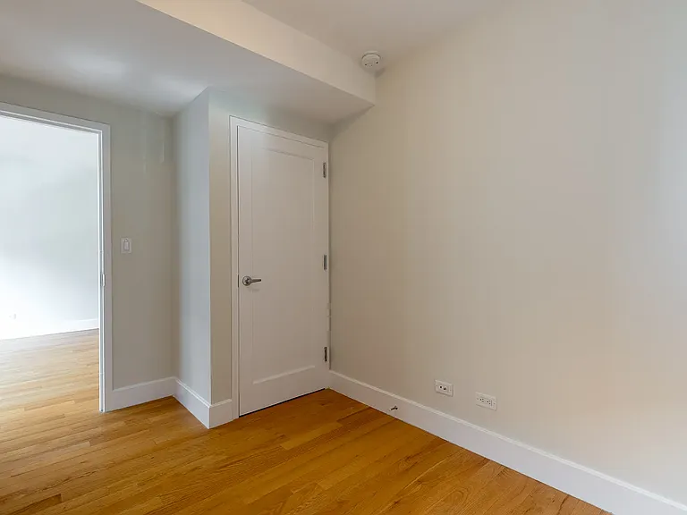 141 E 33rd St #10B — Photo 8