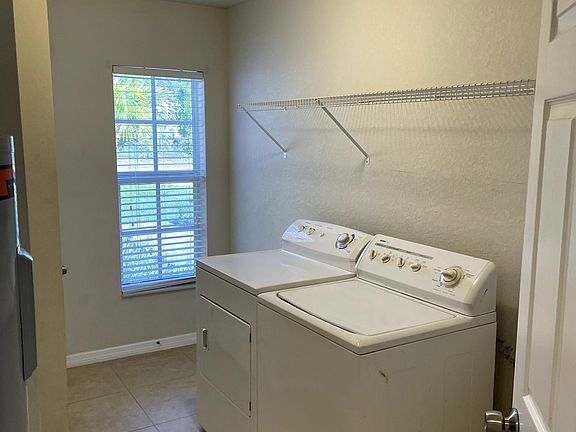 5th image of 2120 NE 6th St