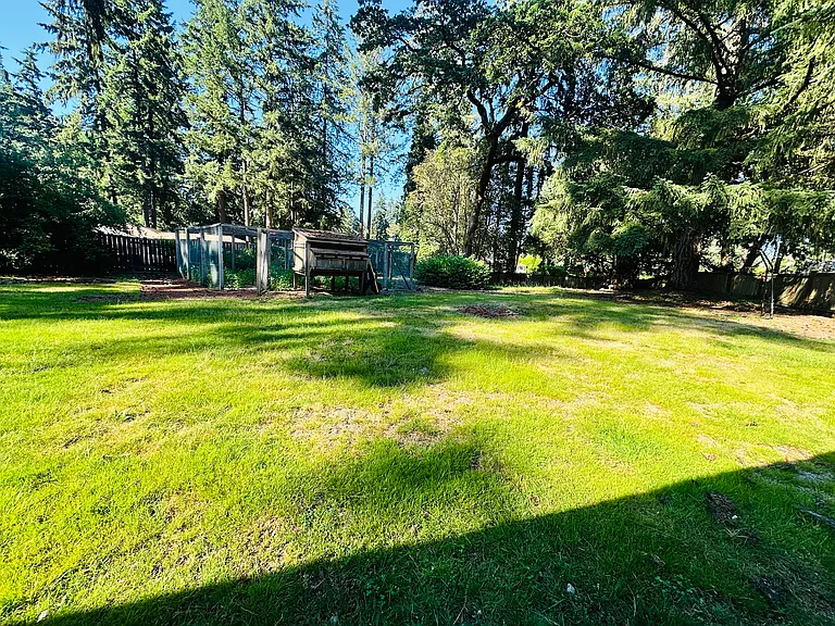 12304 Glenwood Ave SW — Photo 24