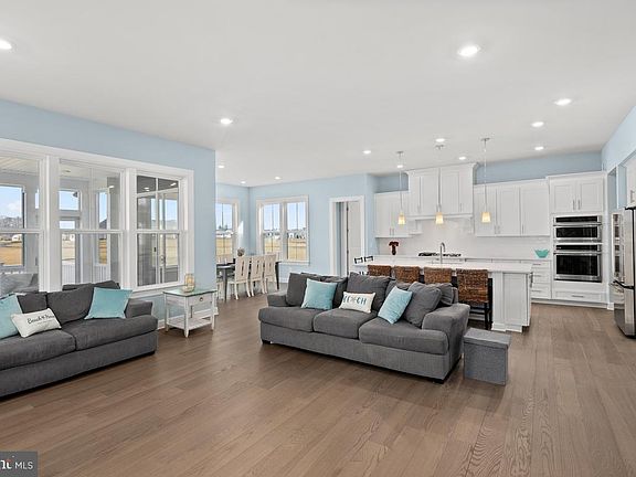 4th image of 31567 Topsail Dr