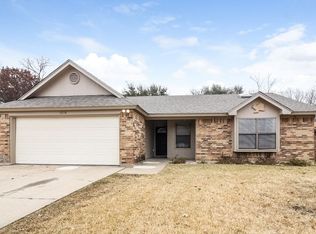 1016 Westcliff Ave, Saginaw, TX 76179