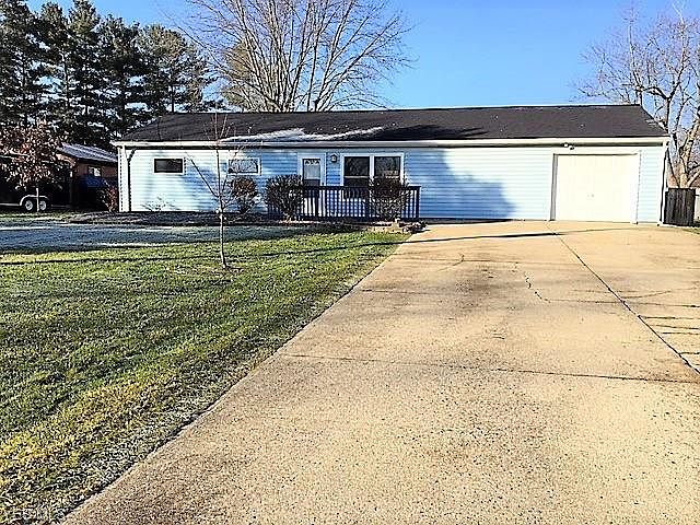 1st image of 1952 Essex Dr
