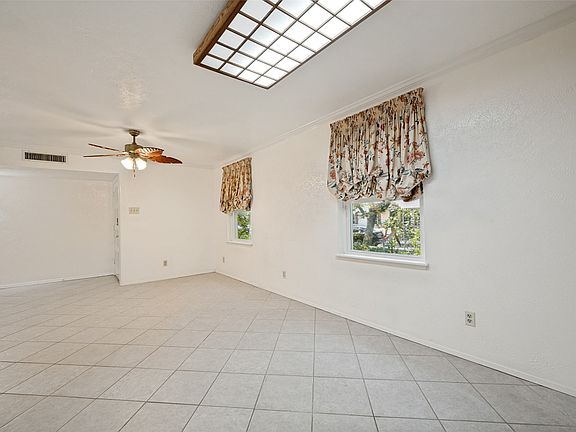 5th image of 5068 Avery Ln