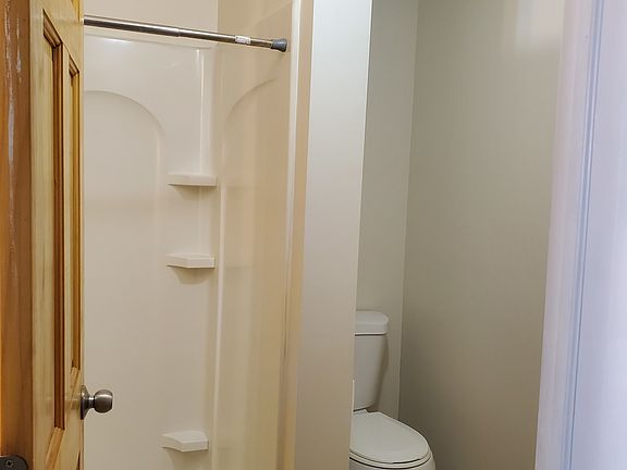 2nd image of 464 Washington Ave Floor 1
