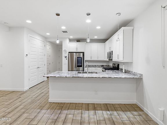 4th image of 2544 W HIDALGO Avenue
