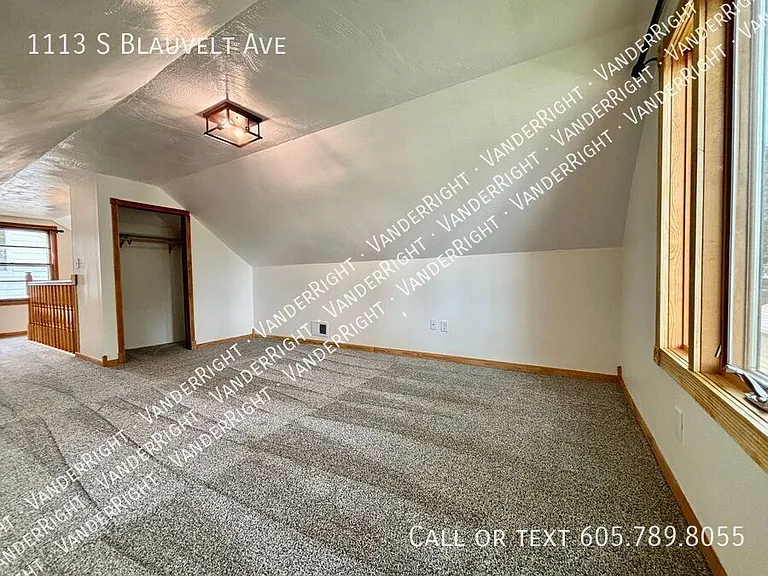1113 S Blauvelt Ave — Photo 27