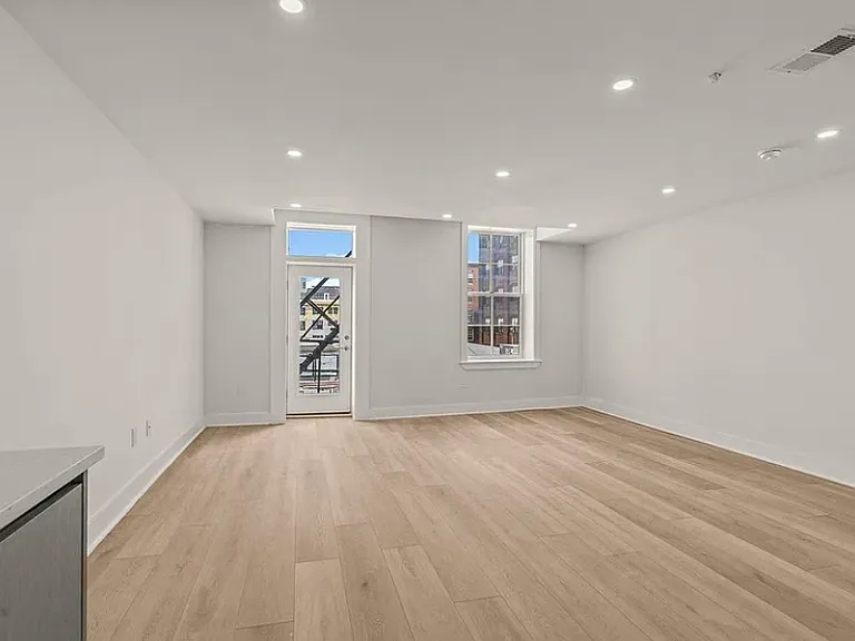253 N 3rd St #32 — Photo 6