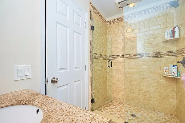 Rented by Keller Williams NYC | media 29