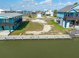 193 Sailfish Dr, Rockport, TX 78382