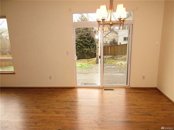 3rd image of 5615 71st Ave NE