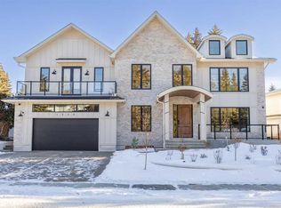 1220 W Varsity Estates Rd NW, Calgary, AB T3B2W1