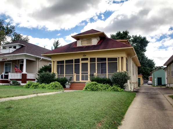 2004 Hampshire St, Quincy, IL 62301