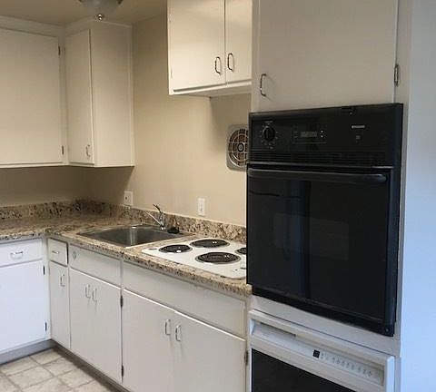 4th image of 2187 Carlmont Dr APT 17