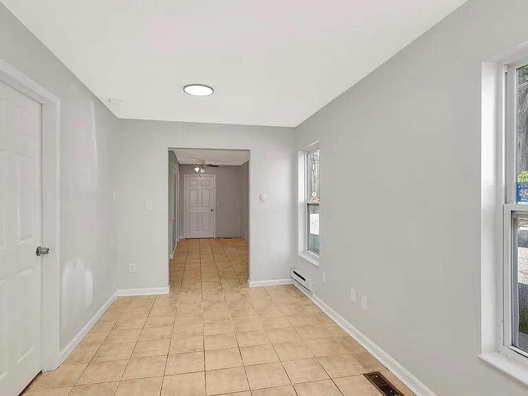132 William St #1 — Photo 8