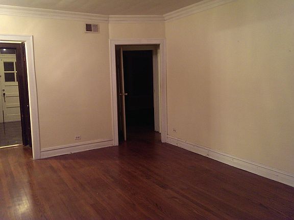 2nd image of 3855 N Sawyer Ave