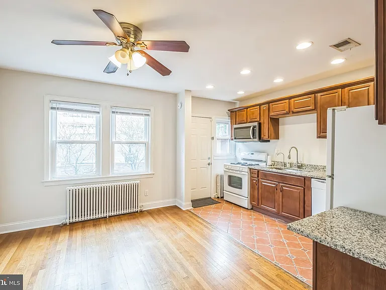 1407 K St SE — Photo 8