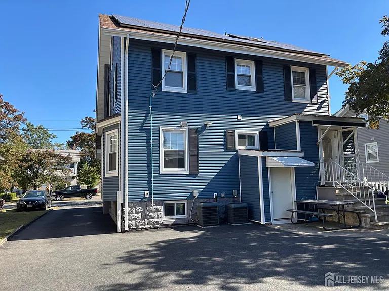 220 S Washington Ave — Photo 10