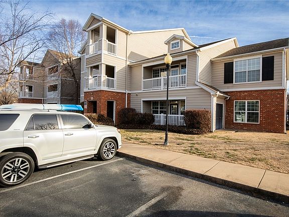 3rd image of 4230 NW Meadow Creek Cir APT 106