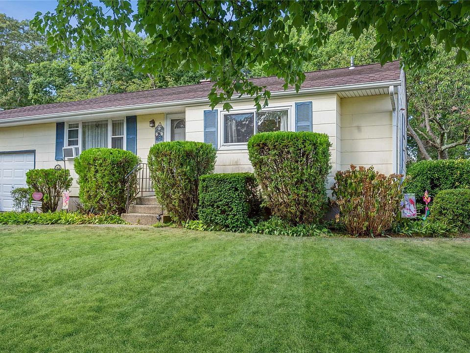 1st image of 218 Fruitwood Ln
