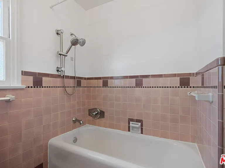 848 17th St — Photo 32