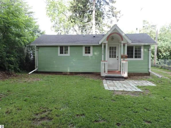 1018 S Kinney Ave, Mount Pleasant, MI 48858