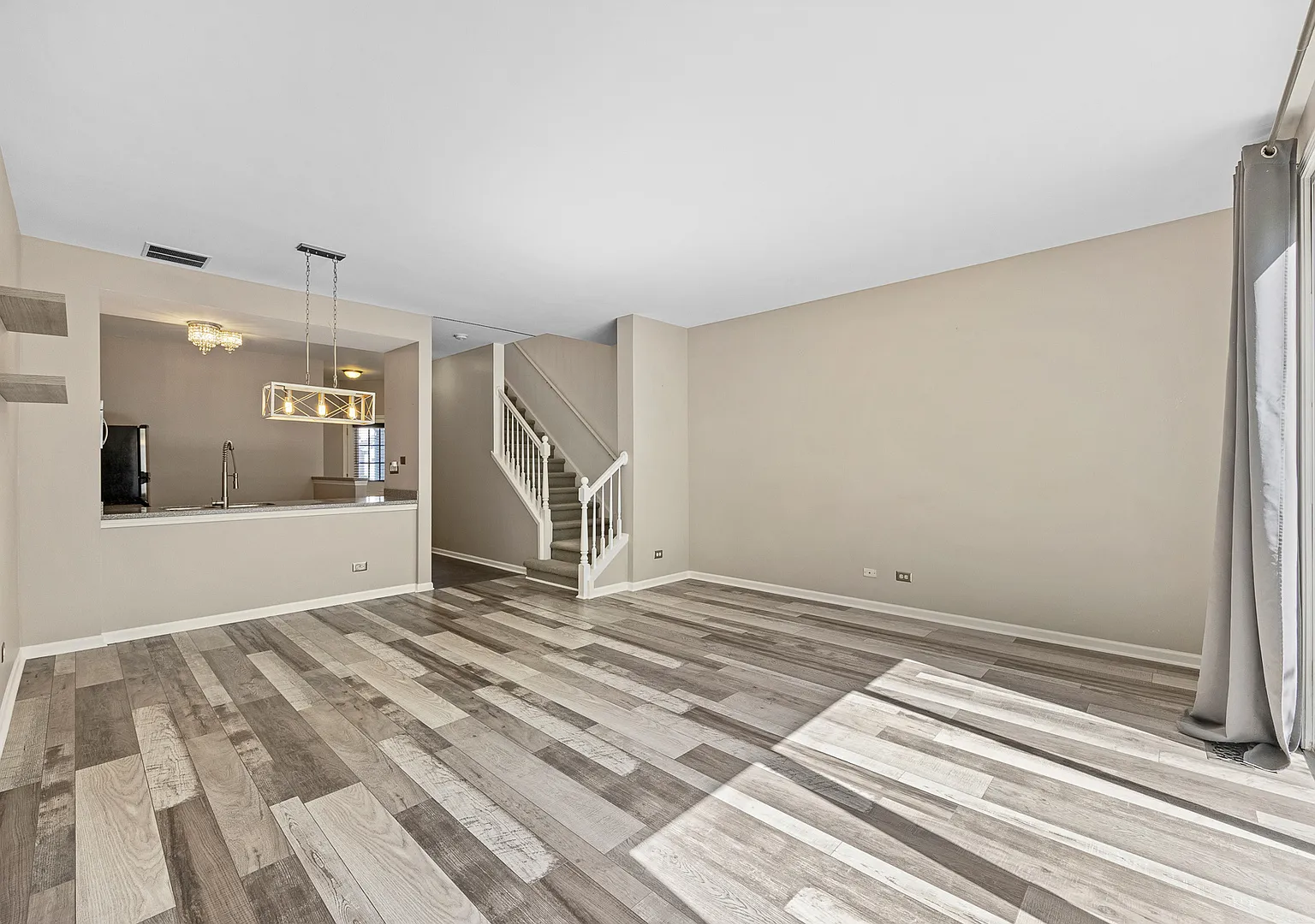 2 bed, 1.5 bath, 1306 sqft, $1,995 — Photo 3