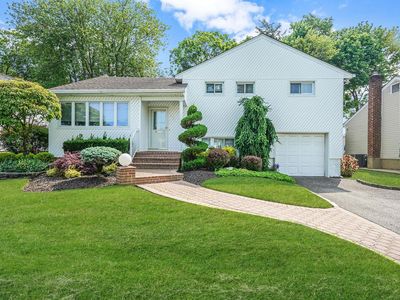 931 Shari Lane, East Meadow, NY, 11554