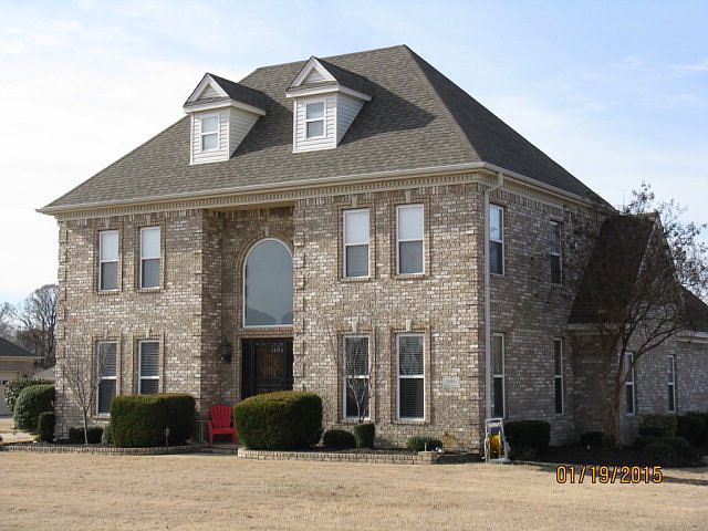 1st image of 606 Charleswood Dr