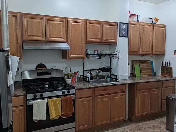4th image of 46 W Newton St APT 8