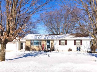 328 E Main St, HILBERT, WI 54129