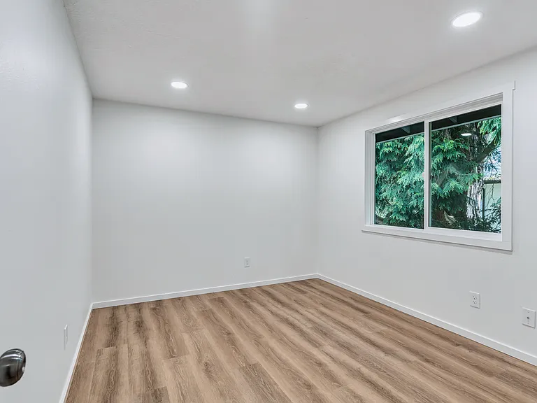 5210-5232 SE Rinearson Rd #5230 — Photo 11