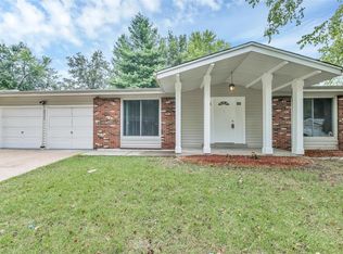 2333 Blue Heron Dr, Florissant, MO