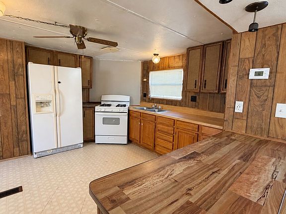 3rd image of 518 Chapel Hill Rd
