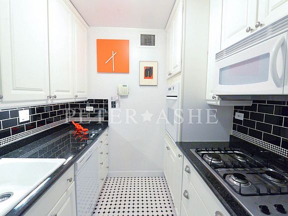 2nd image of 220 E 65th St APT 2A