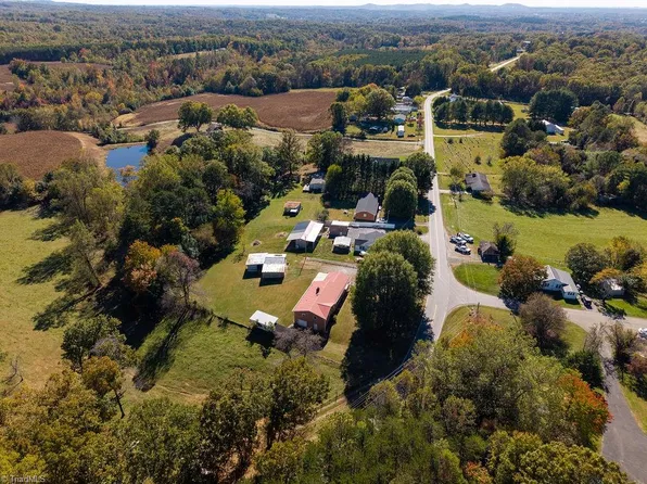 1200 McBride Rd, Mount Airy, NC 27030