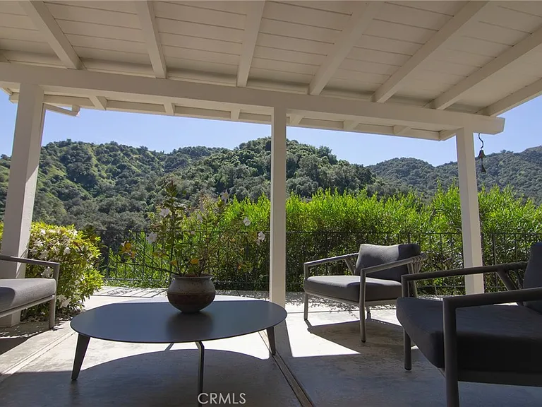 1310 J Lee Cir — Photo 5