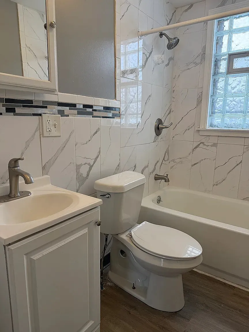 1307 Calumet Avenue - 1 — Photo 3