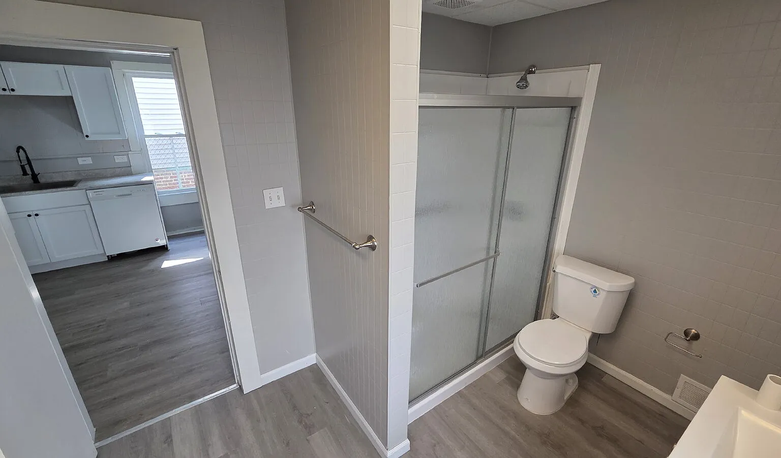 3 bed, 1.0 bath, 1100 sqft, $1,350 — Photo 4