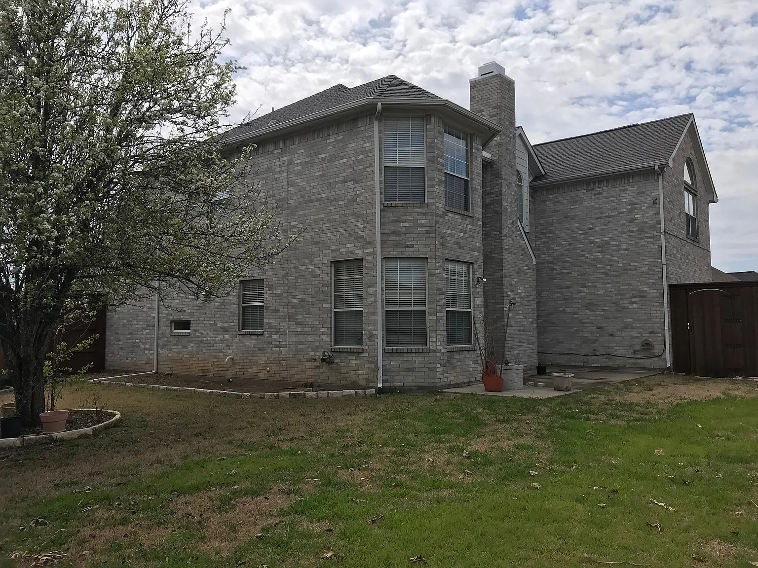 5 bed, 3216 sqft, $3,450 — Photo 2