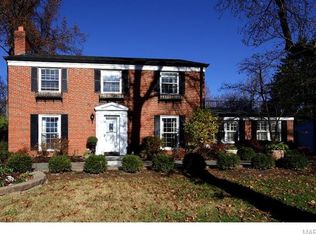 4 Foxboro Rd, Saint Louis, MO 63124