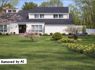 422 Mill River Rd, Oyster Bay, NY 11771